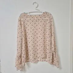 推しアイテム 華奢 華奢 フラワー フリル 袖 ブラウス