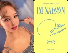 【中古】コレクションカード(女性) TWICE/ナヨン/裏面黄・印刷サイン入り/CD「THE 1ST MINI ALBUM IM NAYEON」封入特典フォトカード