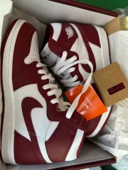 ナイキ エア ジョーダン 1 レトロ ハイ OG 新品