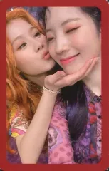 【中古】コレクションカード(女性) TWICE/サナ・ダヒョン/赤枠・衣装ピンク・紫・サナ右手顎/CD「MORE ＆ MORE」付属フォトカード