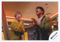 【中古】生写真(ジャニーズ) 関ジャニ∞/横山裕・村上信五/横型・上半身/シングル「未完成」MVオフショット/公式生写真