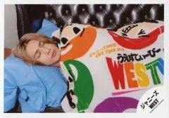 【中古】生写真(ジャニーズ) ジャニーズWEST/藤井流星/横型・上半身・仰向け・目閉じ・枕青/シングル「証拠」MV＆ジャケ写オフショット/公式生写真