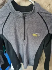 マウンテンハードウェア 長袖 Tシャツ グレー/ブラック