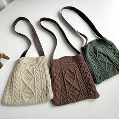 フリンジレザートートバッグスタッズtresトレY2KStuddedToteBag - メルカリ
