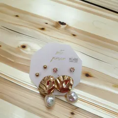 ●パールチャーム×ゴールドメタル セットピアス かわいい おしゃれ上品 華やか エレガント
