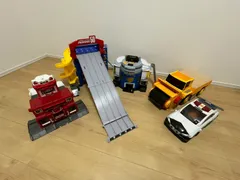 トミカ　ファイヤーステーション　スライダーパーキング　ポリスステーション　デカパトロールカー　おかたづけローダー
