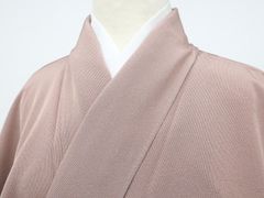 ★専用★未使用品 絽 縮緬地 色無地 くすみピンク 一ツ紋 身丈163.5cm ☆専用☆未使用品 絽 縮緬地 色無地 くすみピンク 一ツ紋 身丈163.5cm