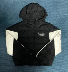 アディダス ブラック/白 ダウン アウター フード s