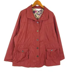 バトンルージュ Baton Rouge ジャケット エンボス加工 総柄 裏花柄 ステッチ装飾ボタン 3L 赤茶色 大きいサイズ