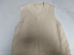 アイボリー クリーム色 ニット ベスト