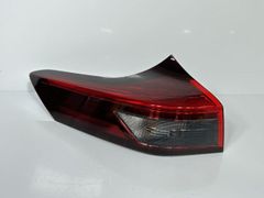 RAV4 MXAA54 右テールレンズ - メルカリ