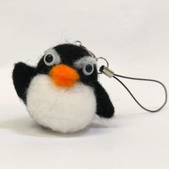 羊毛フェルト ペンギン スイカ ストラップ ハンドメイド - メルカリ