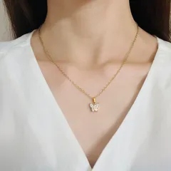 サージカルステンレス　蝶モチーフネックレス