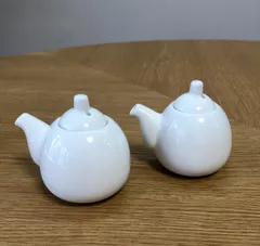 T03-32　白磁玉形　卓上カスター　しょうゆ入／ソース入／酢入れ　大　2個セット