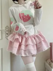 かわいいショートうさぎ WHO フードいちごスウェット ONE PIECE