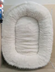 展示品　カークランドシグネチャー　楕円形ペットベッド 約 81 cm x 116 cm 　特大サイズのサムネイル