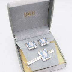 Item thumbnail for item 9f80505a-fd79-4958-acf6-8dc0bd38fe60