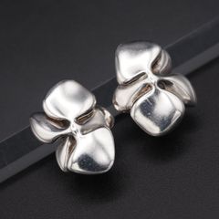 Item thumbnail for item 79cb4b4c-1845-4e8a-965e-53b43df147f4