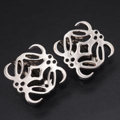 Item thumbnail for item 0b96cf7a-6ef8-4cd3-b93f-ceb7cb63690b