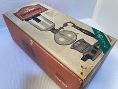 Item thumbnail for item 5d5b9bdf-ea39-4e9d-a7ce-d2d50eb33b55