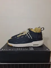 ナイキ ジョーダン TRUE フライト ブラック/GOLD 275サイズ