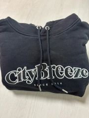 シティーブリーズ UNI エッセンシャル シティ APPLIFU フーディー_BLACK