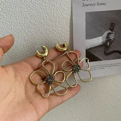 種類1：画像の色/直径7cm/2点セット フラワーピアス (T)