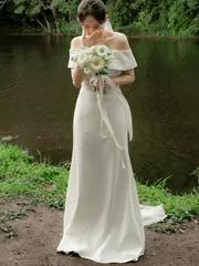 パーティードレス フォーマルドレス ウェディングドレス ドレス白 前撮り 二次会ドレス ホワイト 結婚式ドレス ノースリーブ ブライダル 挙式 ロングドレス 花嫁ドレス エンパイアラインオフショルダー サテンワンピース エレガント