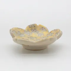 内田裕子《 桜豆皿  金彩 》