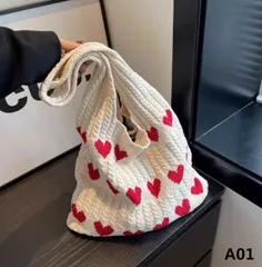 レディース用大容量A4対応ニットトートバッグ クロシェ編みハート柄で軽量 オールシーズン使えるハンドバッグ