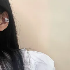 イヤーカフ　レディース　アクセサリー　韓国風　メタル　デザイン　キラキラ (T)