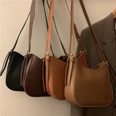 ショルダーバッグ レディース 大容量 斜めがけ バッグ ショルダー レザー PUバッグ カジュアル 無地 シンプル 可愛い おしゃれ 通勤 通学 ファッション 