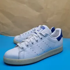 2025年最新】adidas スニーカーの人気アイテム - メルカリ