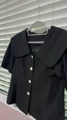 黒い 半袖ジャケット