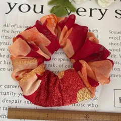 年末セール☆ハンドメイドシュシュ☆赤花柄