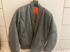 アルファ インダストリーズ MA-1 ジャケット 出品