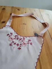 ピンク 花刺繍 エプロン