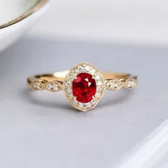 赤色ストーン オーバルカット ゴールドカラーリング｜クラシック調 華奢デザイン 指輪