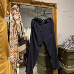 @ セオリー リュクス theory luxe テーパード ボトム パンツ 紺 お呼ばれ　デート　オフィスカジュアル　食事会　シンプル　無地