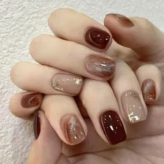 ネイルチップ 24枚入 ショート 付け爪 秋冬デザイン 優雅ネイル かわいい シンプル 繰り返し使える 成人式 新年 入学式 卒業式 日常生活 ネイルチップ 人気 花嫁ネイル 光沢 レディース 両面テープ48個付き (金箔デザイン, 標準) 1