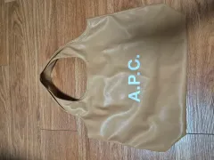 A.P.C. ニノン ドットバッグ