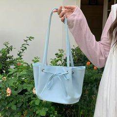 pium フロントリボンクロコ調ラウンドバッグ - メルカリ