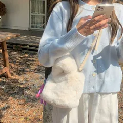 種類2：ホワイト/バッグチャーム付き ファーバッグ ショルダーバッグ (T)