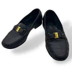良品　Salvatore Ferragamo サルヴァトーレフェラガモ　ビットローファー　レザーシューズ　ヴァラ　ビジネス　ロゴ　ゴールド金具　ウィメンズ　黒　ブラック　24.5cm