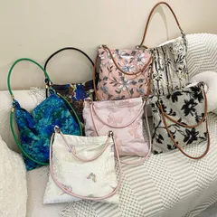 ショルダーバッグ 総柄 リボン フラワー レディース 2WAY 可愛い おしゃれ エコバッグ 斜めがけ 肩掛け 大人 女性 かばん 鞄 カバン 中華風 上品 カジュアル デート お出かけ デイリー 通勤 ピンク ホワイト ブラック ブルー 黒 白 春 夏 秋