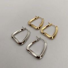 ✴︎ete エテ✴︎ スクエアピアス シルバー&ゴールド - メルカリ