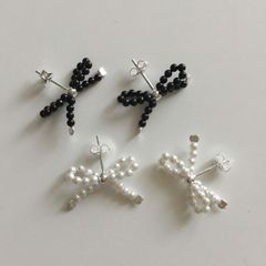 Enchanty honey bee ビジュー ピアス ハチ - メルカリ