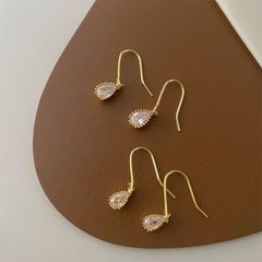 D77 グリーンファントムクォーツピアス - メルカリ