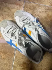 オニツカタイガー スニーカー