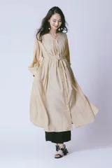 ロングワンピース 長袖 Vネック シャツワンピース ウエストリボン ボタン ワンピース きれいめ レディース シンプル 無地 おしゃれ 可愛い 大人 上品 エレガント ベージュ ネイビー M L リボンベルト フェミニン カジュアル 重ね着 着まわし 20代